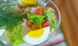 Somonlu Pirinç Salatası